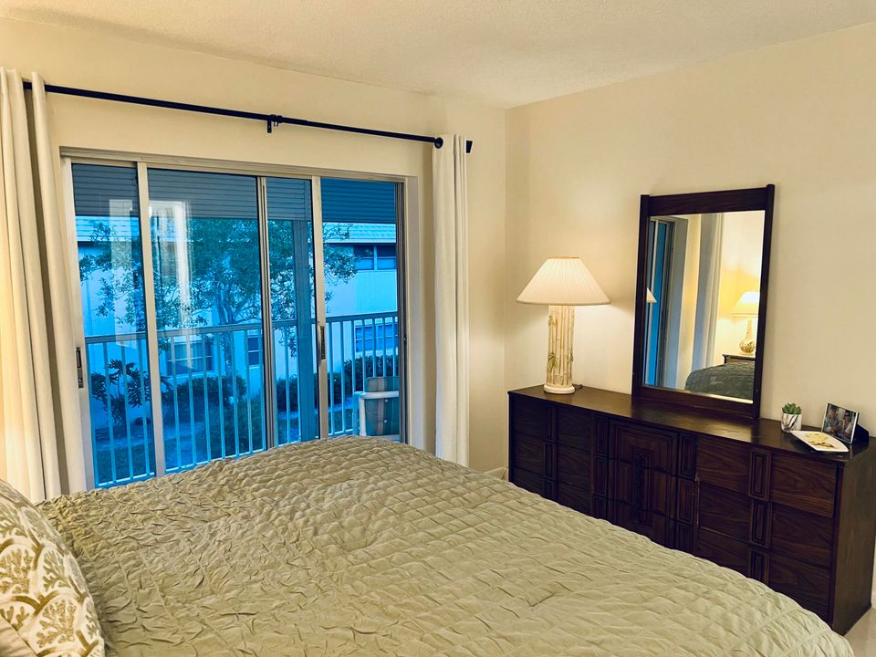 На продажу: $175,000 (2 спален, 1 ванн, 910 Квадратных фут)