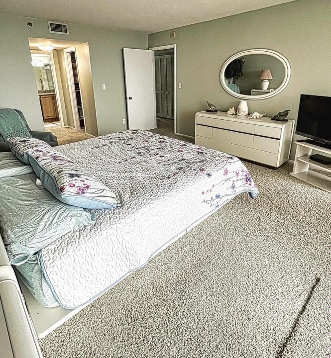 For Rent: $6,300 (2 beds, 2 baths, 1577 Square Feet)