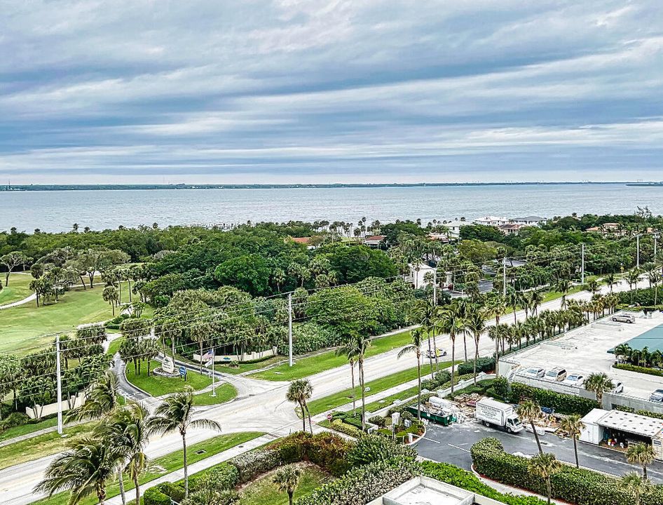 For Rent: $6,300 (2 beds, 2 baths, 1577 Square Feet)