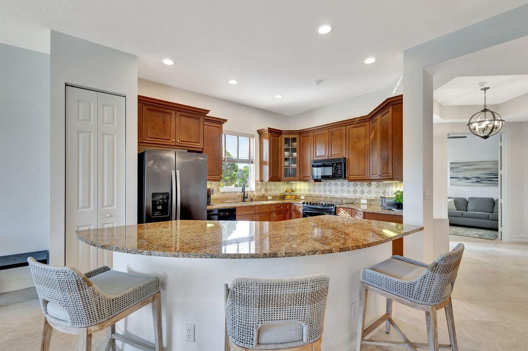 Active With Contract: $7,000 (3 beds, 2 baths, 1964 Square Feet)