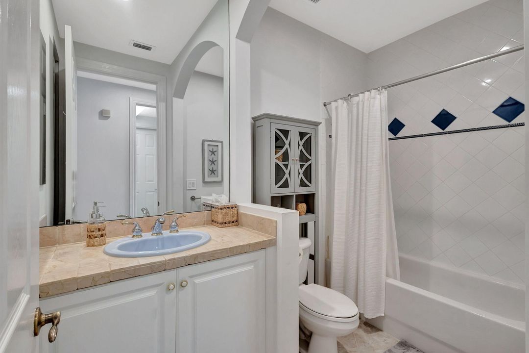 Active With Contract: $7,000 (3 beds, 2 baths, 1964 Square Feet)