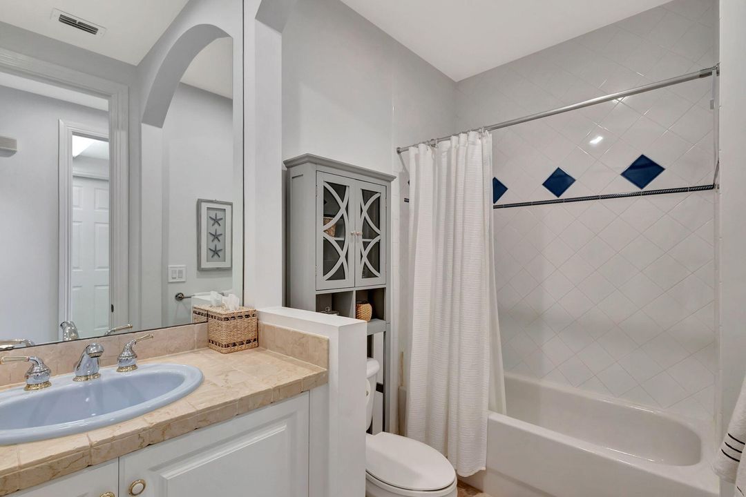 Active With Contract: $7,000 (3 beds, 2 baths, 1964 Square Feet)