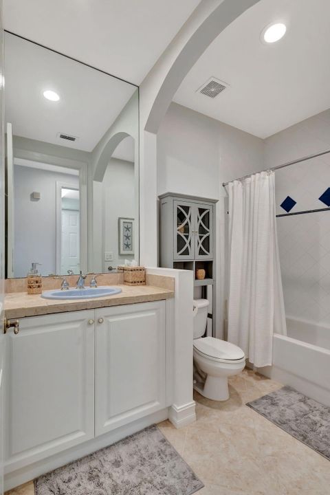 Active With Contract: $7,000 (3 beds, 2 baths, 1964 Square Feet)