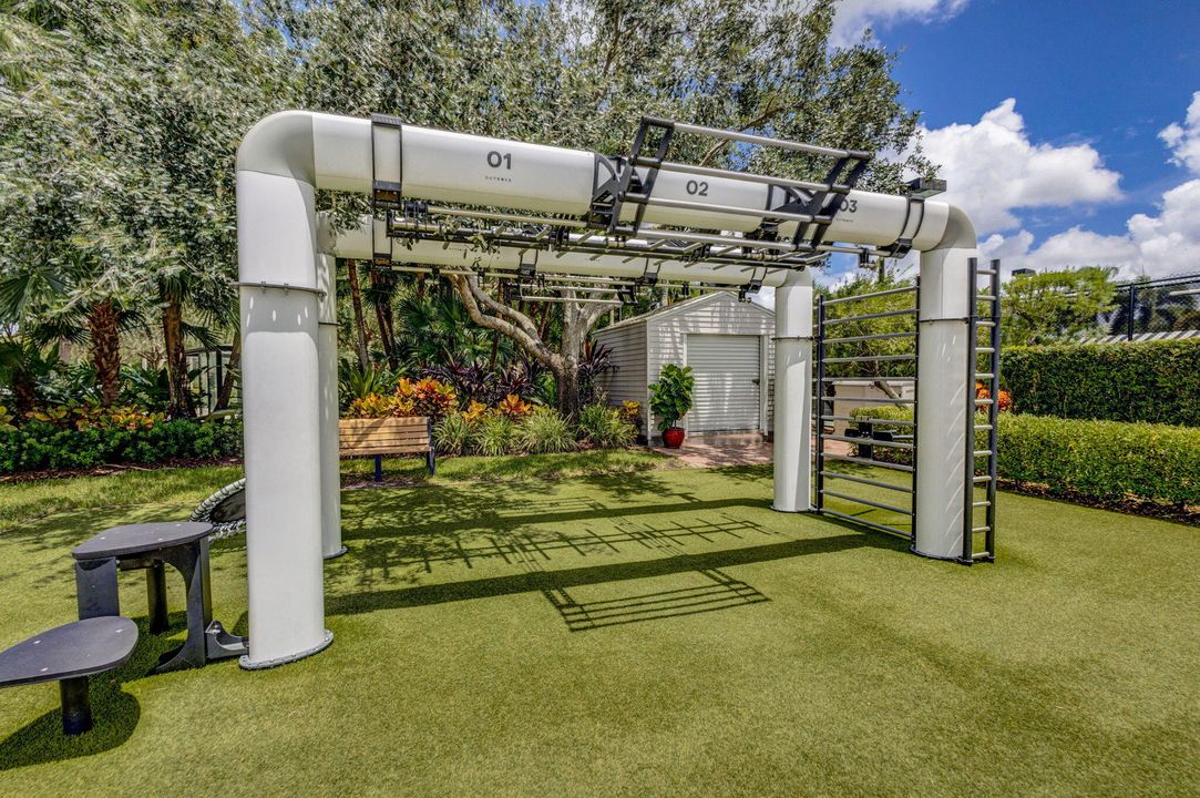 Active With Contract: $7,000 (3 beds, 2 baths, 1964 Square Feet)