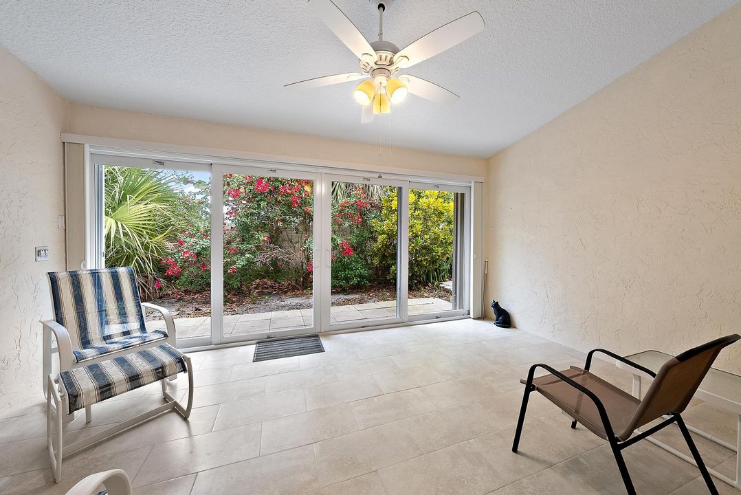 Activo con contrato: $313,900 (2 camas, 2 baños, 1299 Pies cuadrados)