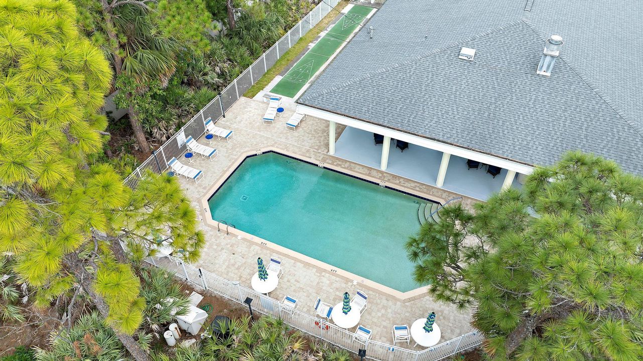 Activo con contrato: $313,900 (2 camas, 2 baños, 1299 Pies cuadrados)