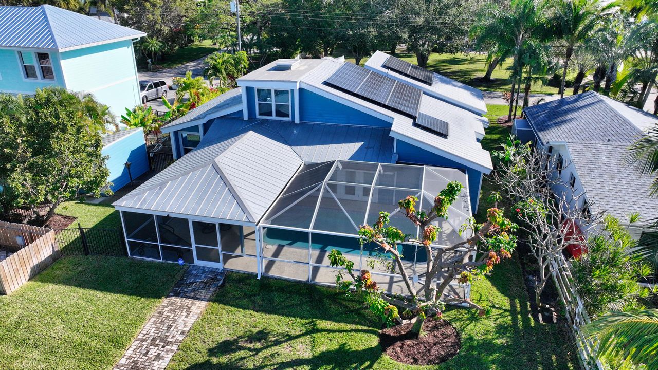 En Venta: $995,000 (3 camas, 2 baños, 1958 Pies cuadrados)