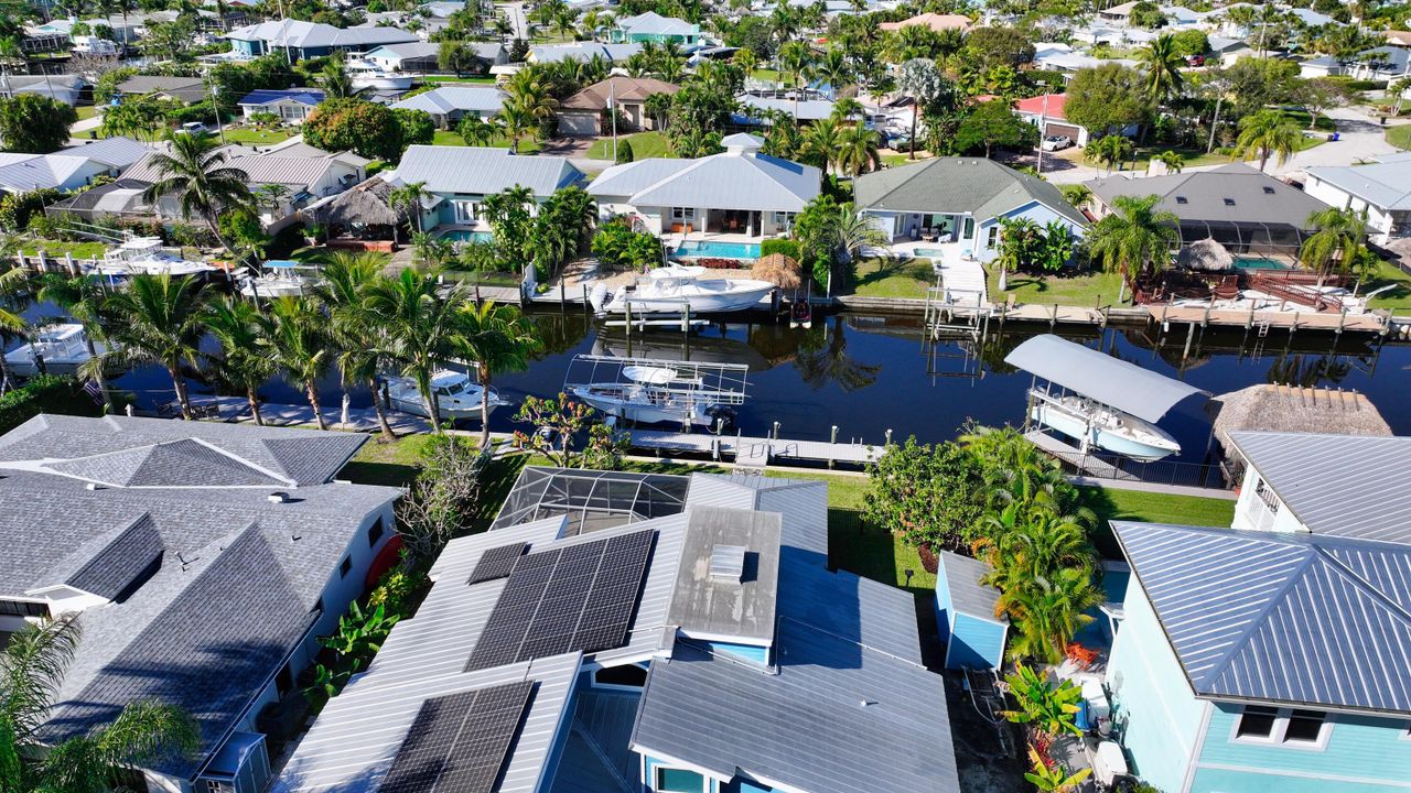 En Venta: $995,000 (3 camas, 2 baños, 1958 Pies cuadrados)