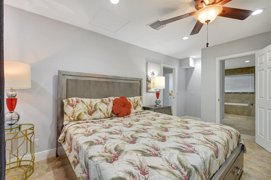 合同活跃: $1,200,000 (3 贝兹, 2 浴室, 1991 平方英尺)