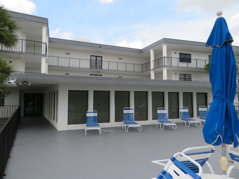 待售: $118,222 (1 贝兹, 1 浴室, 741 平方英尺)