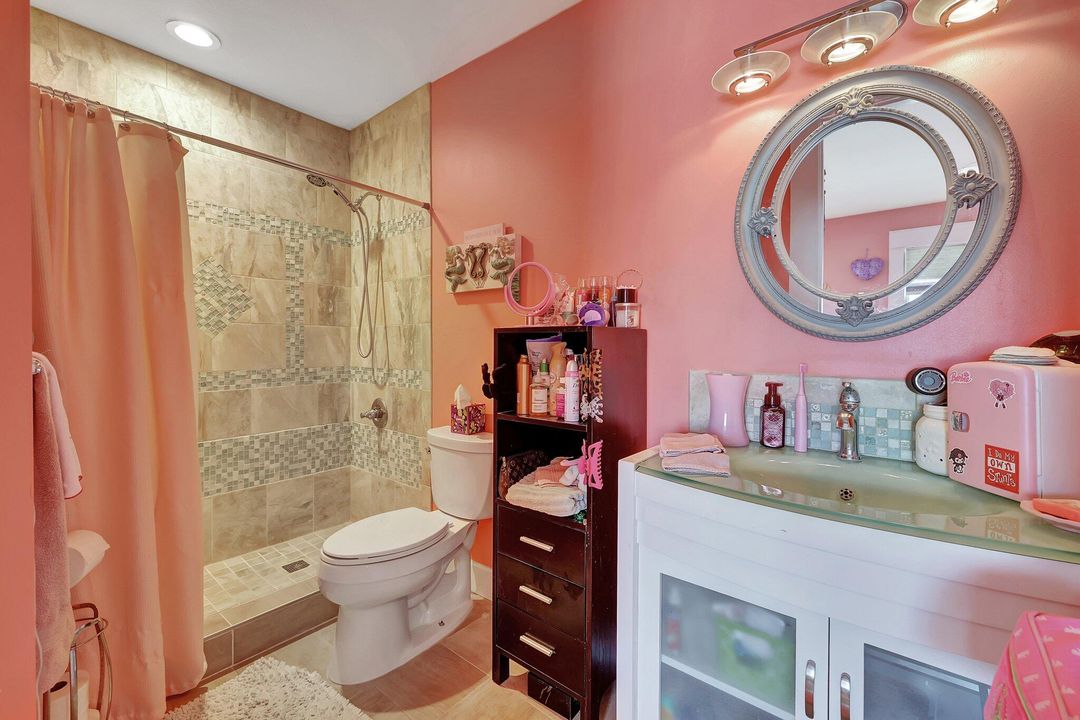 En Venta: $1,478,800 (4 camas, 4 baños, 2842 Pies cuadrados)