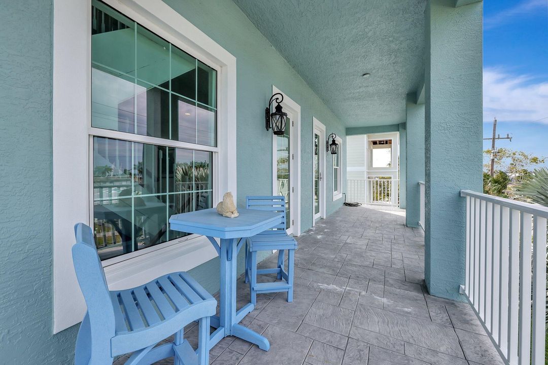 En Venta: $1,478,800 (4 camas, 4 baños, 2842 Pies cuadrados)