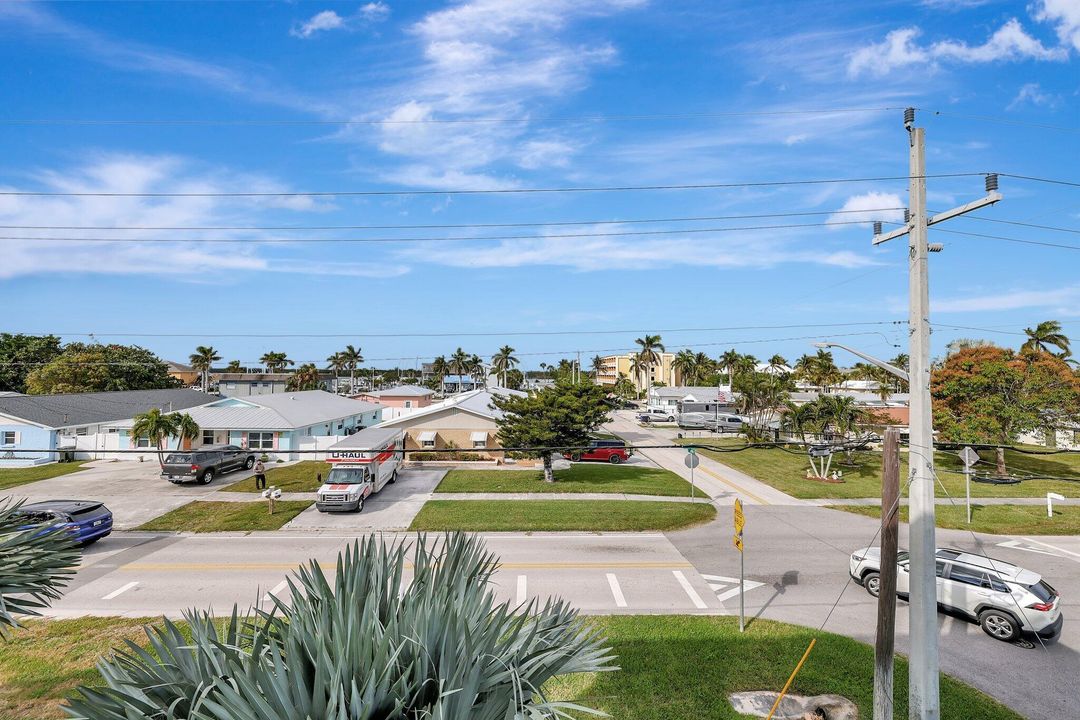 En Venta: $1,478,800 (4 camas, 4 baños, 2842 Pies cuadrados)