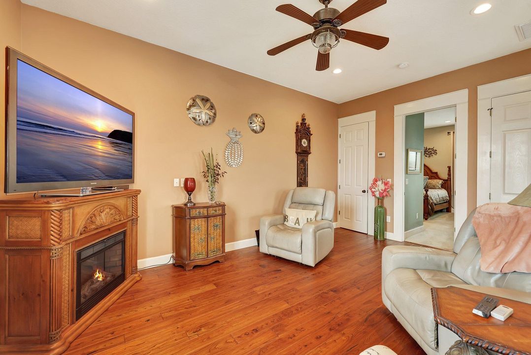 En Venta: $1,478,800 (4 camas, 4 baños, 2842 Pies cuadrados)