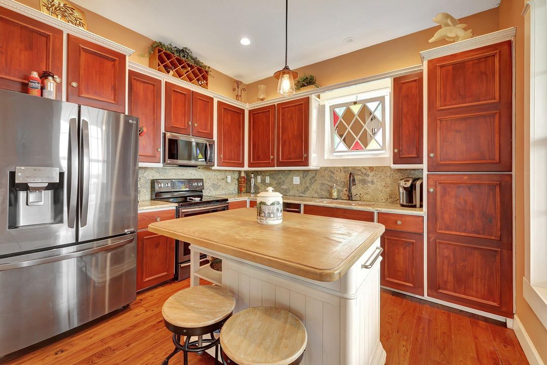 En Venta: $1,478,800 (4 camas, 4 baños, 2842 Pies cuadrados)