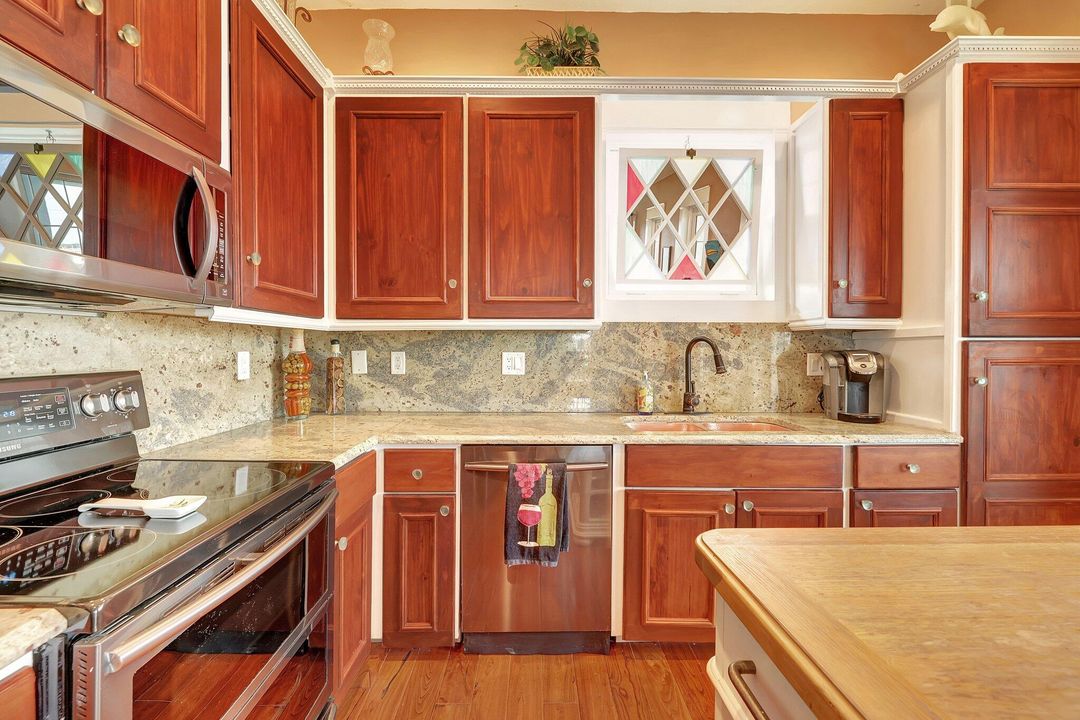 En Venta: $1,478,800 (4 camas, 4 baños, 2842 Pies cuadrados)