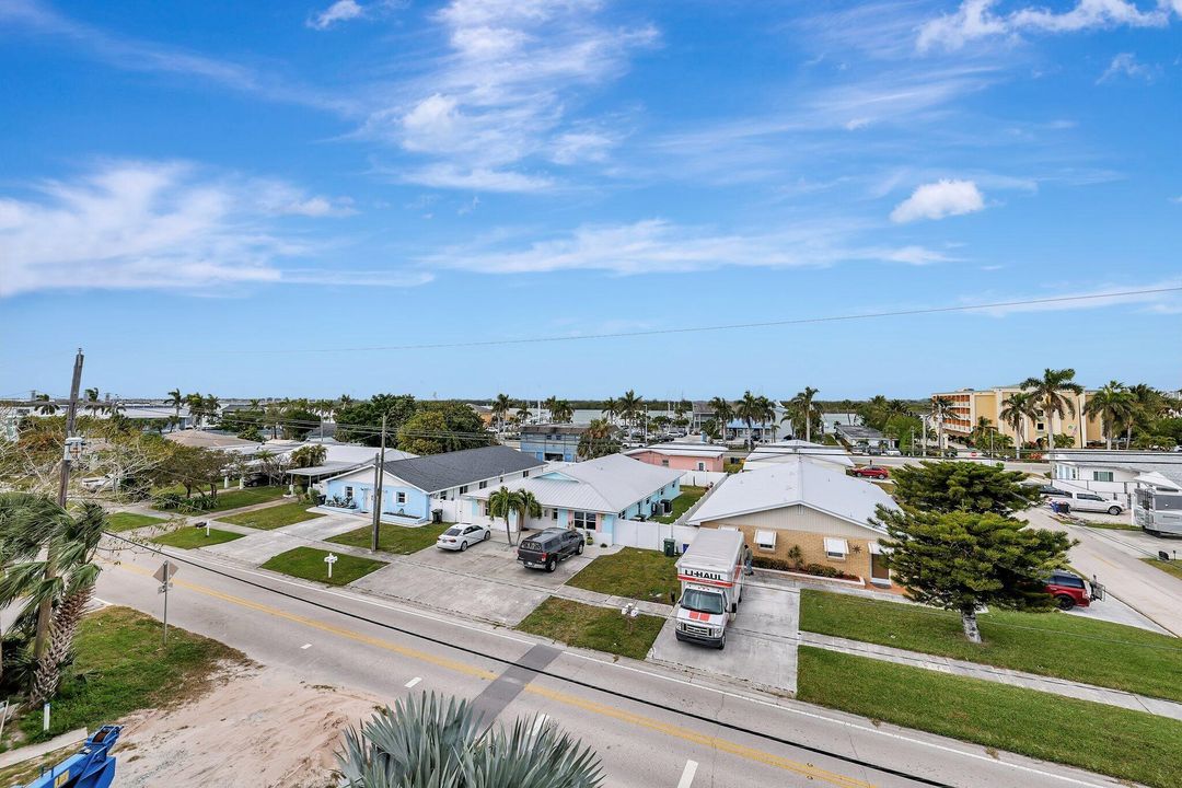 En Venta: $1,478,800 (4 camas, 4 baños, 2842 Pies cuadrados)