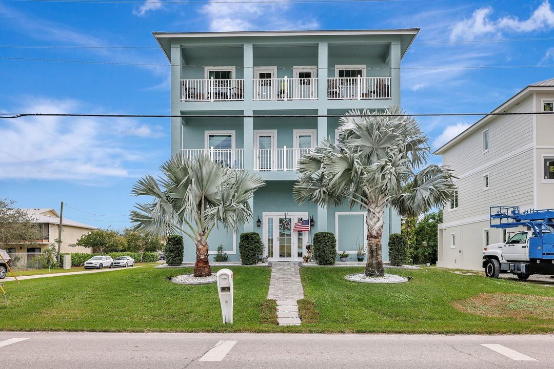 En Venta: $1,478,800 (4 camas, 4 baños, 2842 Pies cuadrados)