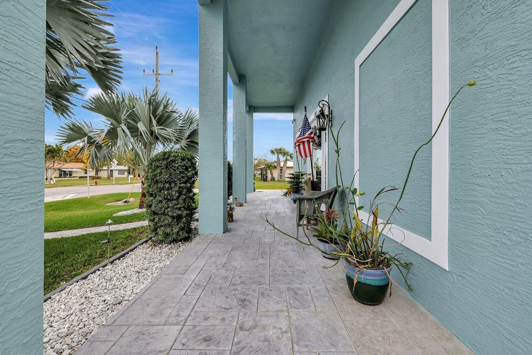 En Venta: $1,478,800 (4 camas, 4 baños, 2842 Pies cuadrados)