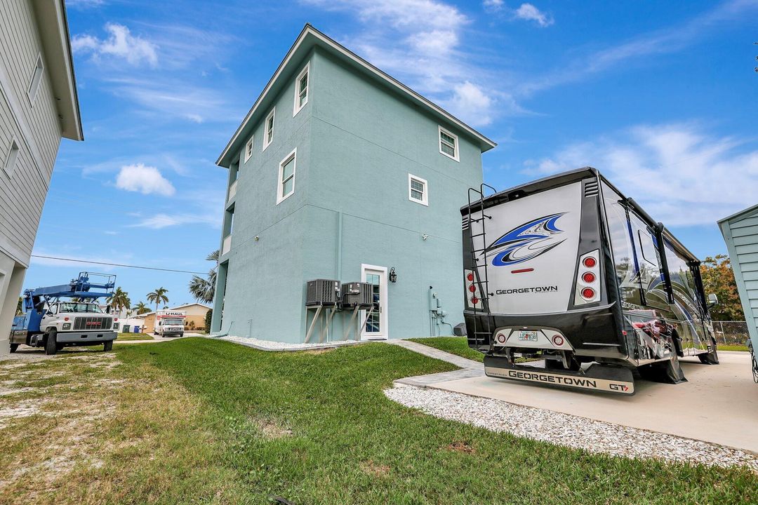 En Venta: $1,478,800 (4 camas, 4 baños, 2842 Pies cuadrados)