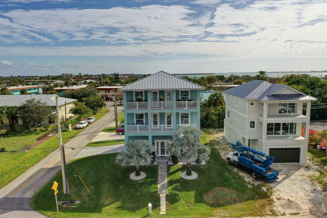 En Venta: $1,478,800 (4 camas, 4 baños, 2842 Pies cuadrados)