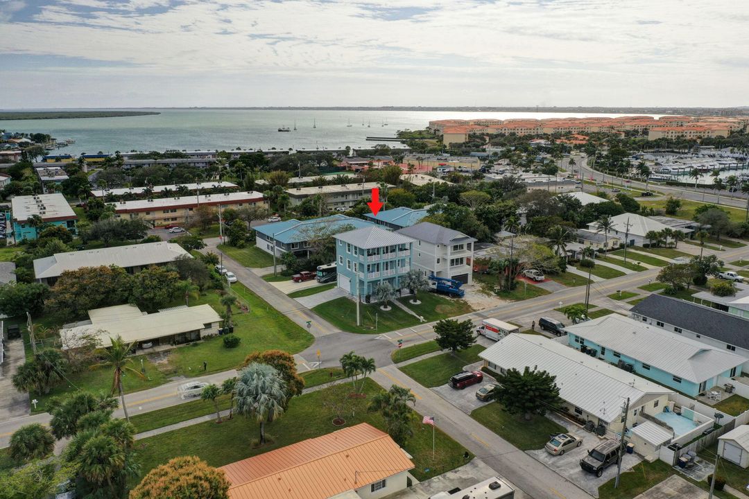 En Venta: $1,478,800 (4 camas, 4 baños, 2842 Pies cuadrados)