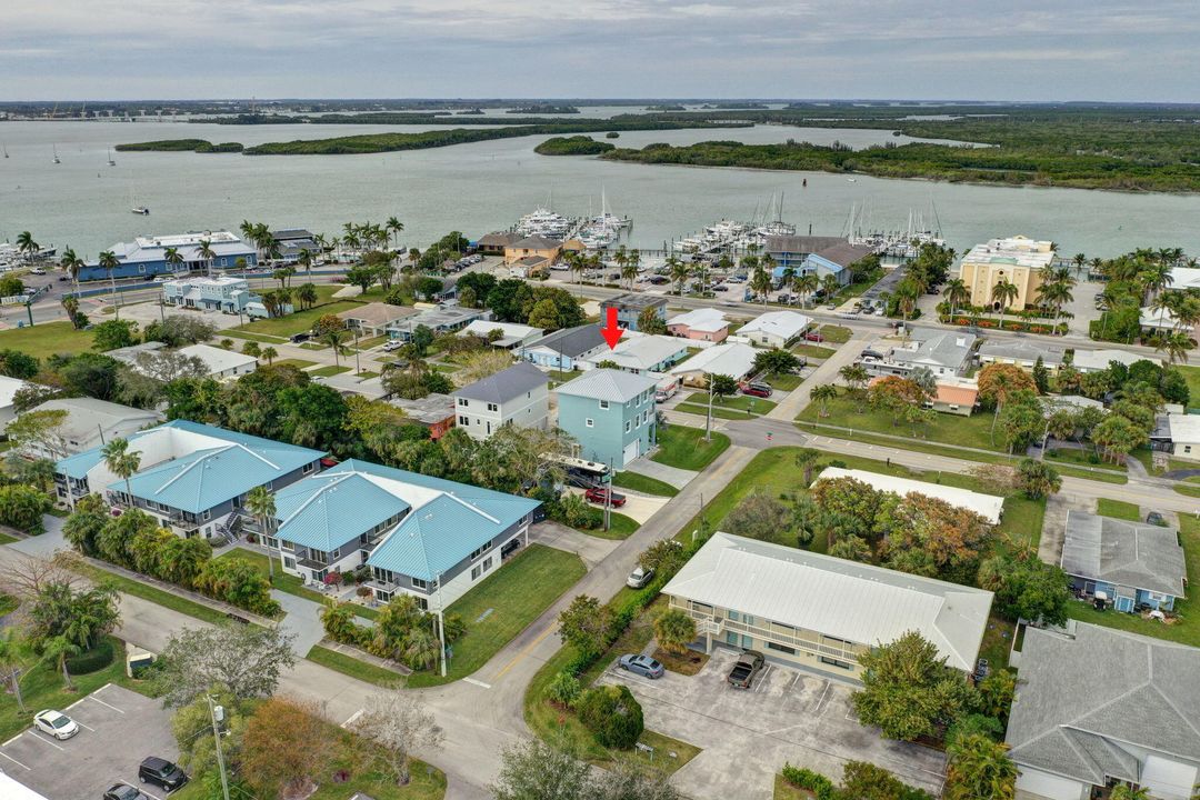 En Venta: $1,478,800 (4 camas, 4 baños, 2842 Pies cuadrados)