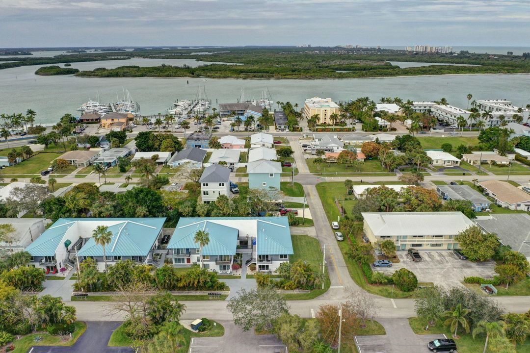 En Venta: $1,478,800 (4 camas, 4 baños, 2842 Pies cuadrados)