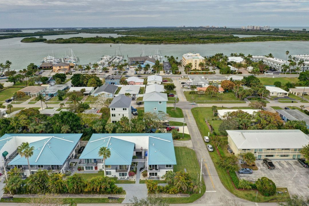 En Venta: $1,478,800 (4 camas, 4 baños, 2842 Pies cuadrados)