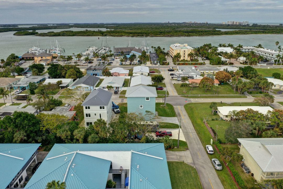 En Venta: $1,478,800 (4 camas, 4 baños, 2842 Pies cuadrados)