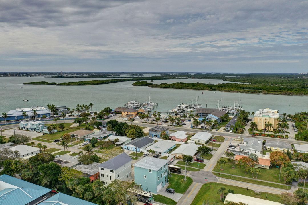 En Venta: $1,478,800 (4 camas, 4 baños, 2842 Pies cuadrados)