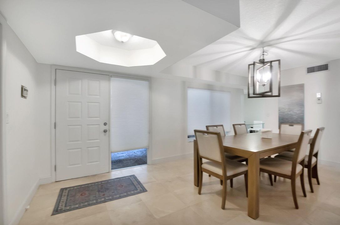 待售: $125,000 (2 贝兹, 2 浴室, 1566 平方英尺)