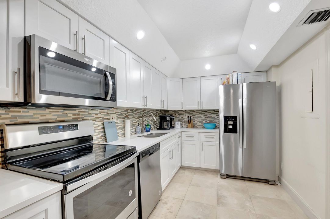 待售: $125,000 (2 贝兹, 2 浴室, 1566 平方英尺)