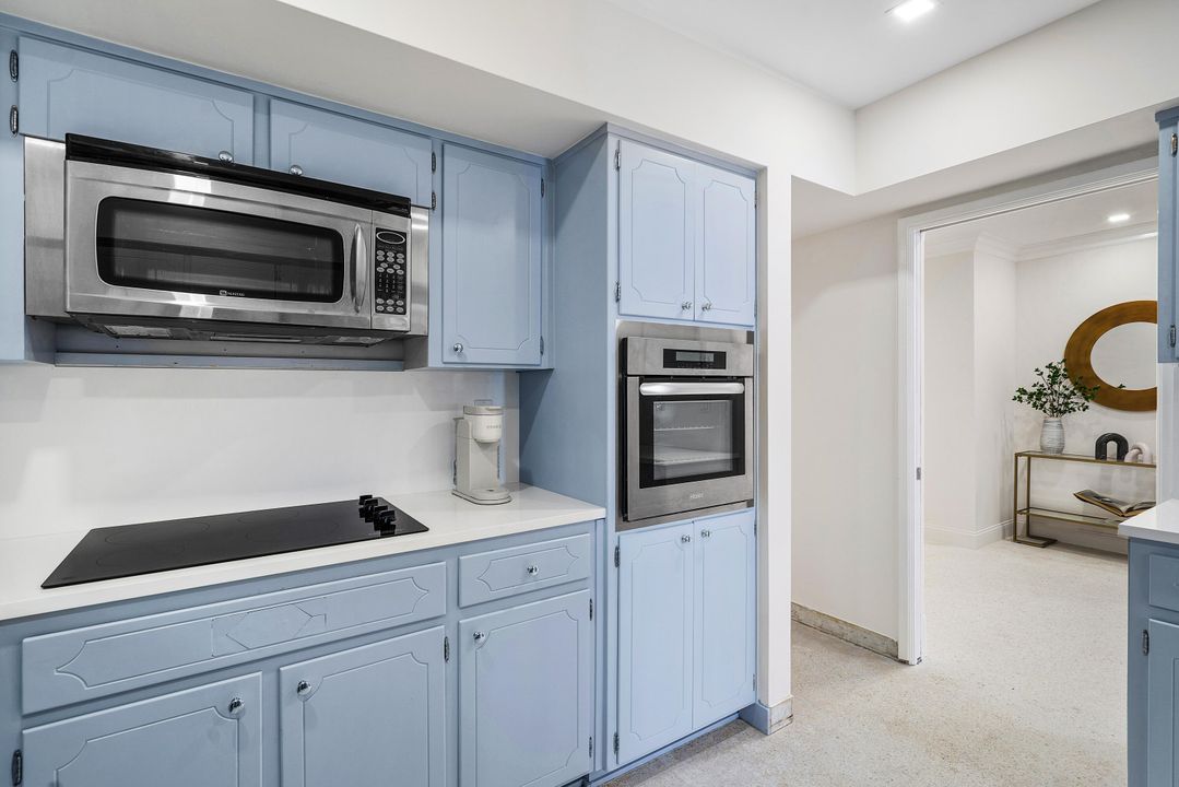 Active With Contract: $2,650,000 (4 beds, 4 baths, 3671 Square Feet)