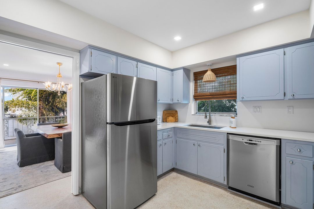 Active With Contract: $2,650,000 (4 beds, 4 baths, 3671 Square Feet)