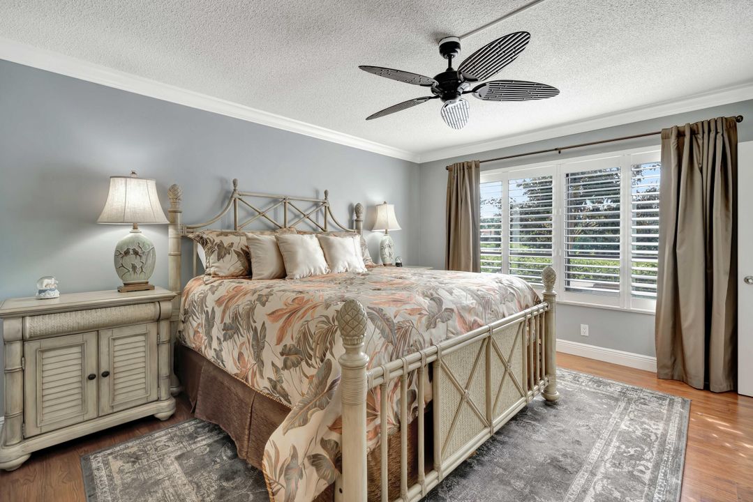 合同活跃: $162,000 (3 贝兹, 2 浴室, 1900 平方英尺)