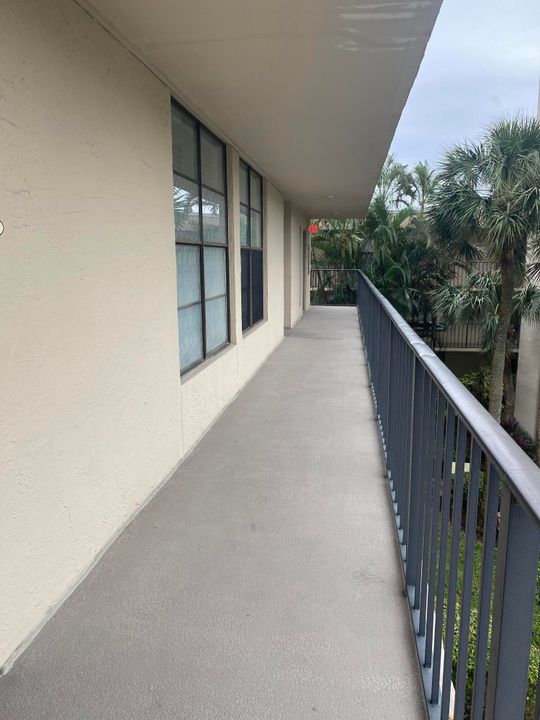 Active With Contract: $2,100 (2 beds, 2 baths, 1095 Square Feet)