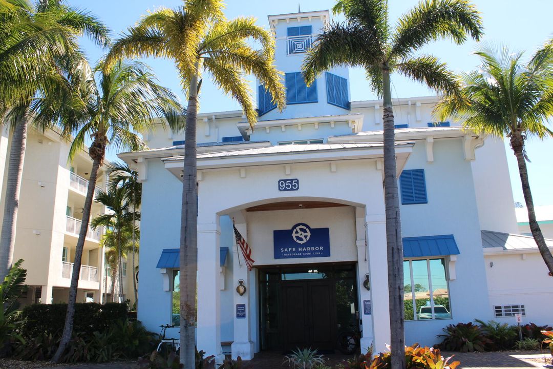 For Rent: $5,250 (2 beds, 2 baths, 1228 Square Feet)