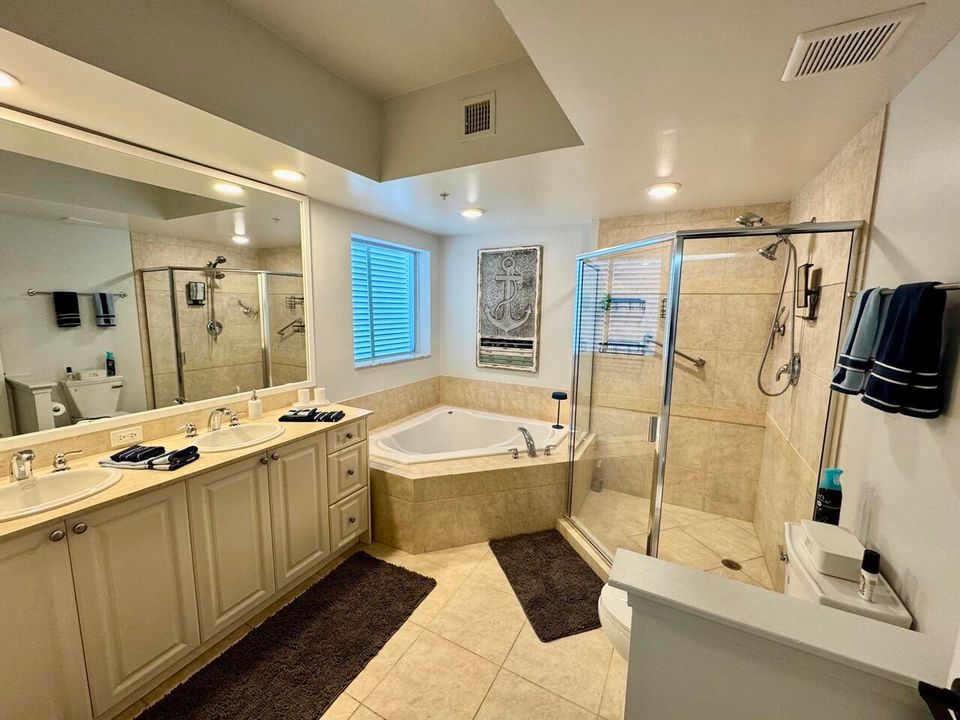 For Rent: $5,250 (2 beds, 2 baths, 1228 Square Feet)