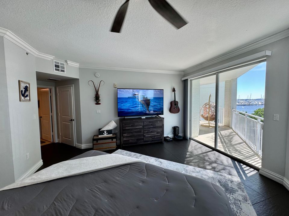 For Rent: $5,250 (2 beds, 2 baths, 1228 Square Feet)