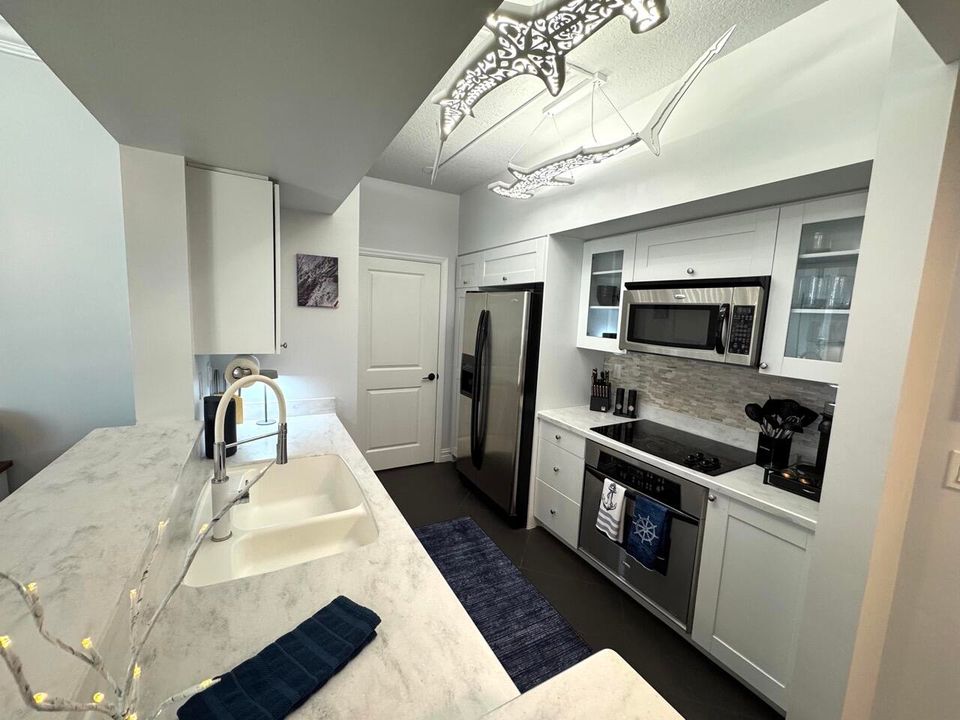 For Rent: $5,250 (2 beds, 2 baths, 1228 Square Feet)