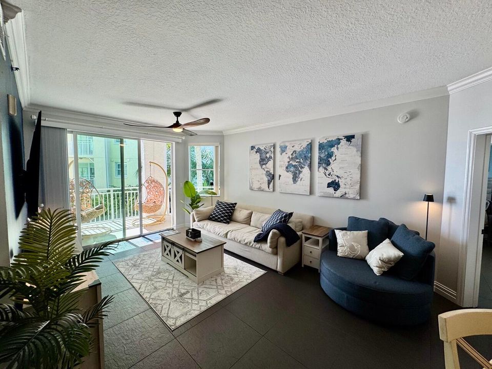 For Rent: $5,250 (2 beds, 2 baths, 1228 Square Feet)