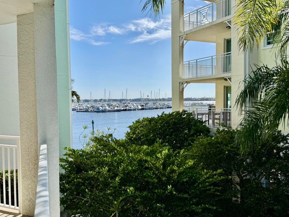 For Rent: $5,250 (2 beds, 2 baths, 1228 Square Feet)