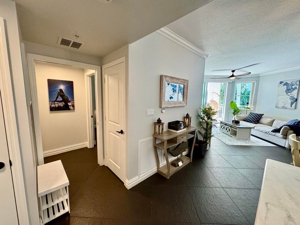 For Rent: $5,250 (2 beds, 2 baths, 1228 Square Feet)