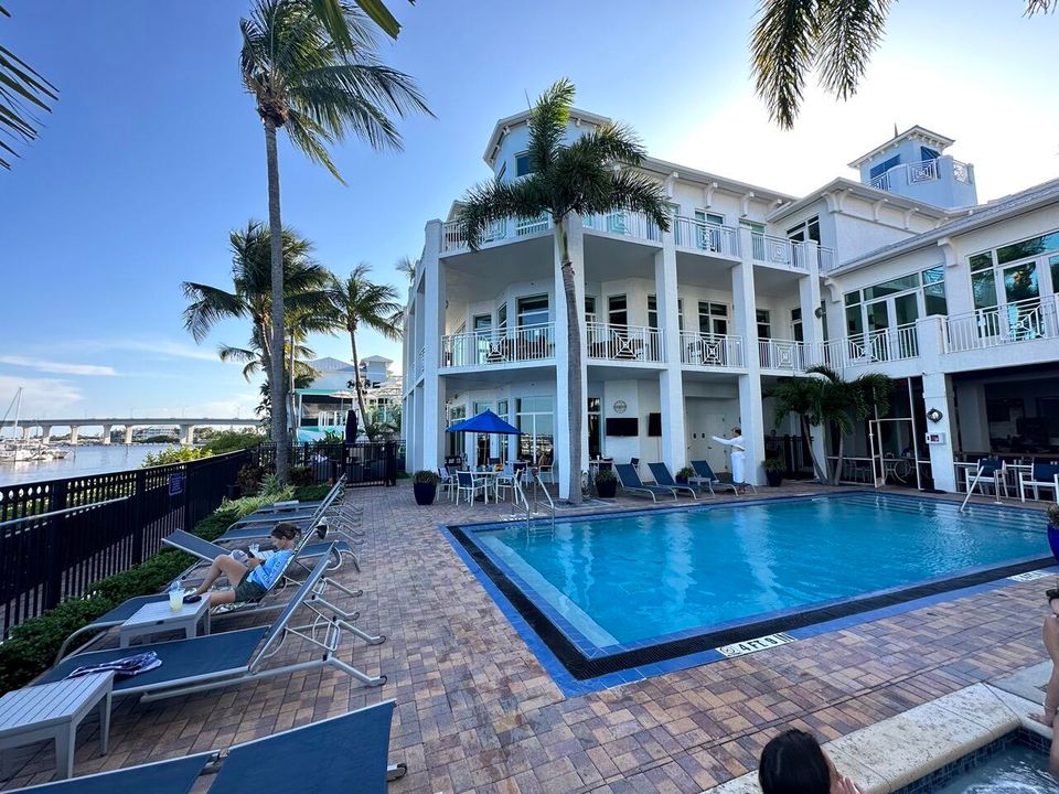 For Rent: $5,250 (2 beds, 2 baths, 1228 Square Feet)