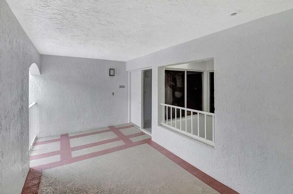 Active With Contract: $125,000 (2 beds, 2 baths, 1548 Square Feet)