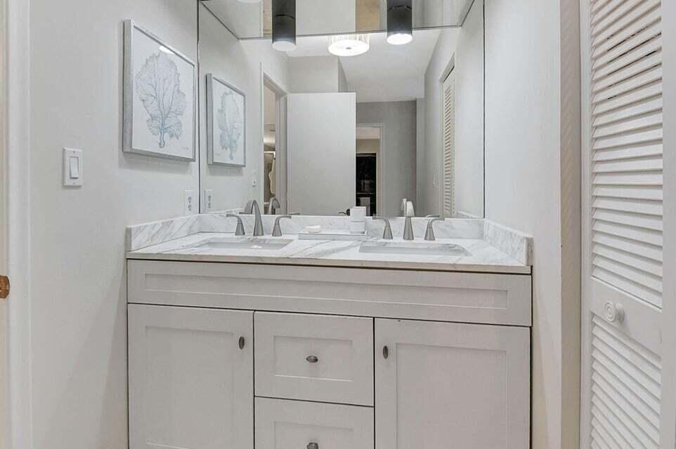 Active With Contract: $125,000 (2 beds, 2 baths, 1548 Square Feet)