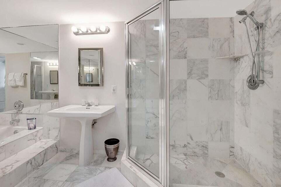 Active With Contract: $125,000 (2 beds, 2 baths, 1548 Square Feet)