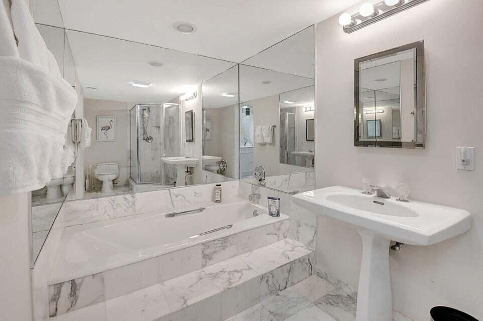 Active With Contract: $125,000 (2 beds, 2 baths, 1548 Square Feet)