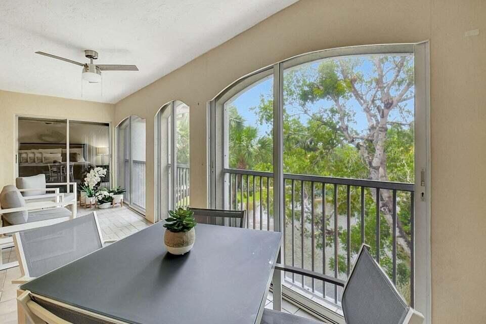 Active With Contract: $125,000 (2 beds, 2 baths, 1548 Square Feet)